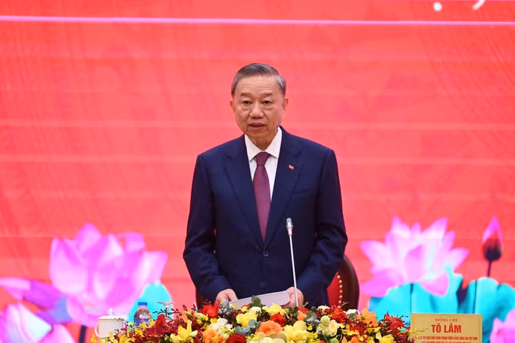 Tong Bi thu, Chu tich nuoc To Lam: Mo rong phong chong tham nhung khu vuc ngoai Nha nuoc