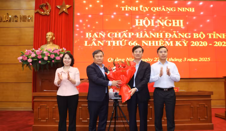 Quang Ninh co them Pho Bi thu Tinh uy