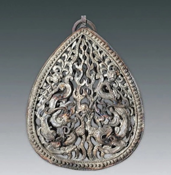 Mo quan tai 900 tuoi, bat ngo hai cot con nguyen toc, mong tay-Hinh-3