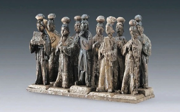 Mo quan tai 900 tuoi, bat ngo hai cot con nguyen toc, mong tay-Hinh-6