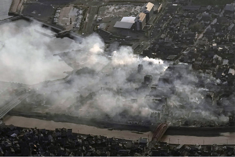 Bi an anh sang la xuat hien truoc tran dong dat kinh hoang o Nhat-Hinh-2