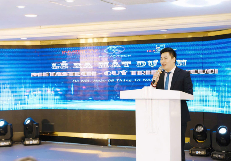 Lo so tien khung Tong giam doc Trieu Nu cuoi chiem doat