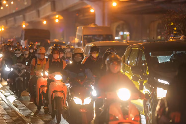 Ha Noi: Vanh dai 3 un tac xuyen dem ngay dau nghi Tet