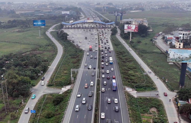 Ha Noi: Vanh dai 3 un tac xuyen dem ngay dau nghi Tet-Hinh-6