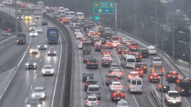 Ha Noi: Vanh dai 3 un tac xuyen dem ngay dau nghi Tet-Hinh-7