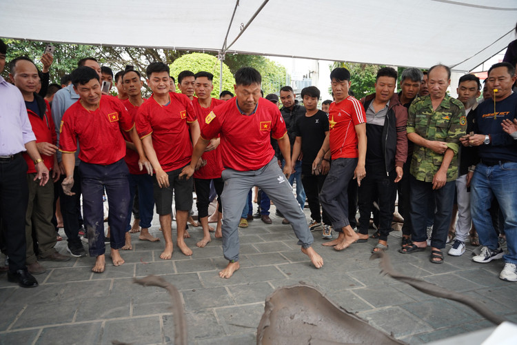 Ve Hai Duong, xem nu phao thu choi phao dat-Hinh-9