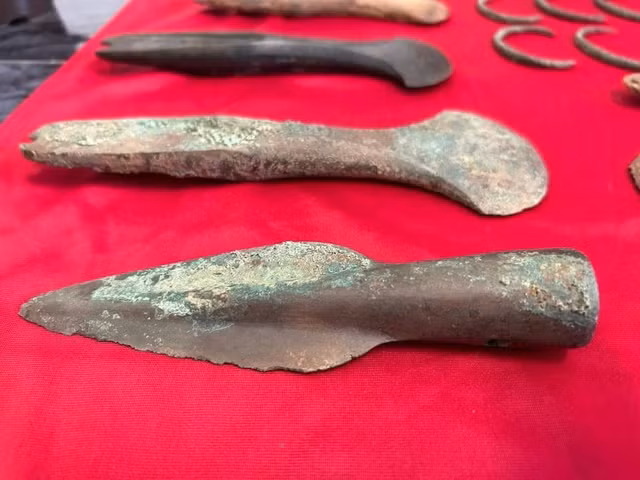 Dung may do kim loai, phat hien kho bau quy gia 3.600 nam-Hinh-4