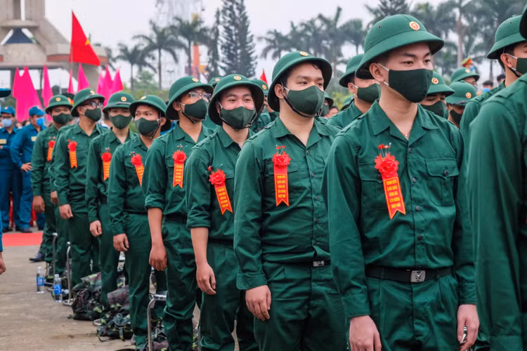 Bo Quoc phong de xuat sua Luat Nghia vu quan su