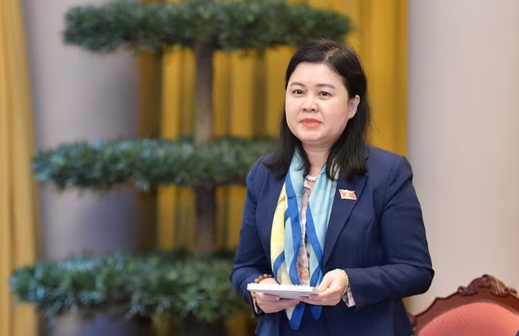 Bo cap hanh chinh huyen, co phai sua Hien phap?