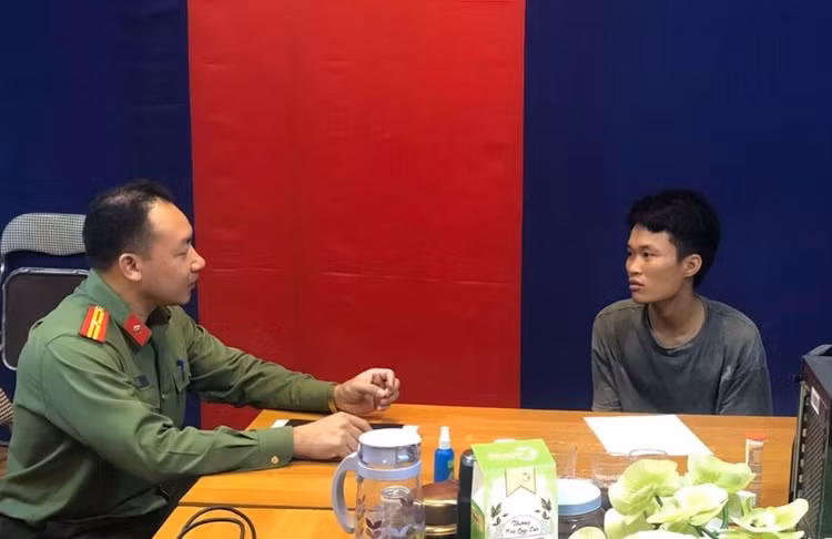 Trieu tap 4 nguoi dang tin gia “46 nguoi quan he voi co gai nhiem HIV”