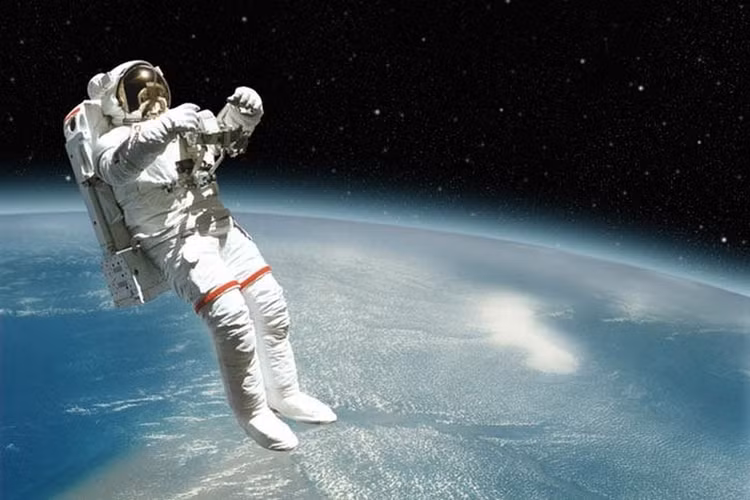 Neu o lau trong vu tru, con nguoi se gap chuyen khung khiep gi?-Hinh-4