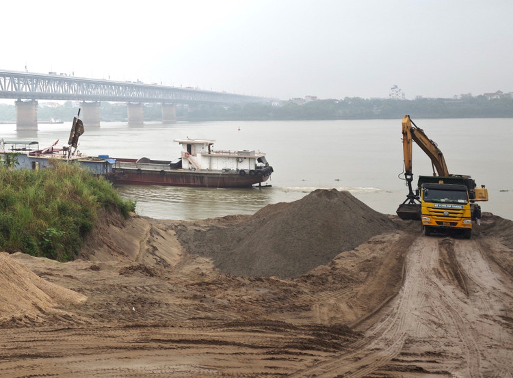 Vi sao Ha Noi chua cong nhan ket qua dau gia 3 mo cat?