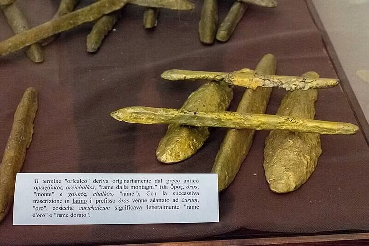 Bi an kim loai quy thoi co dai chi dung sau vang-Hinh-4