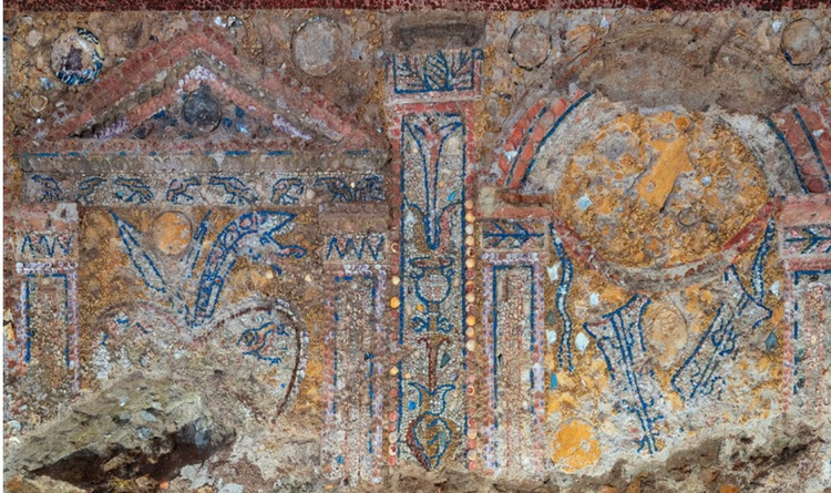 Kho bau khung duoc tim thay trong cac cong trinh kien truc co-Hinh-6