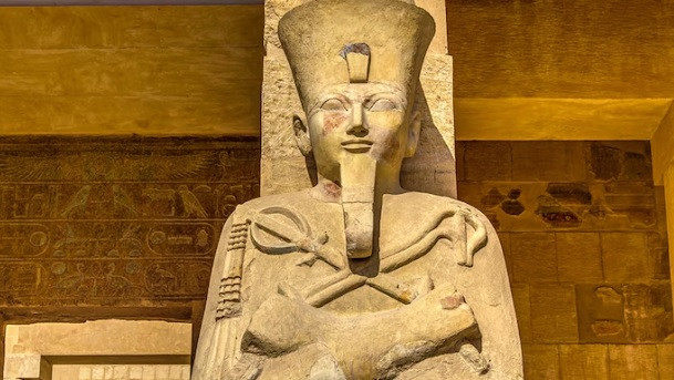 Tận mục kho báu khủng bên trong đền thờ Nữ hoàng Ai Cập - Hình 5 Tan muc kho bau khung ben trong den tho Nu hoang Ai Cap-Hinh-5