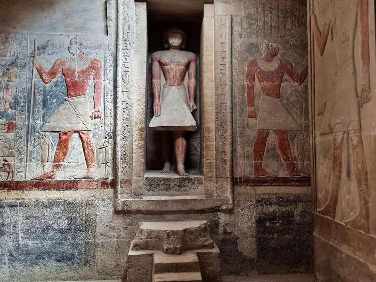 Mo mo co Ai Cap 4.100 tuoi, soc nang danh tinh chu nhan-Hinh-9