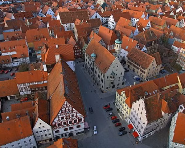 Giat minh ben trong nhung thi tran doc la nhat hanh tinh-Hinh-9