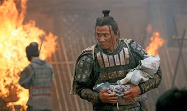 Vì sao Triệu Vân được phong hầu muộn nhất trong ngũ hổ tướng? - Hình 10 Vi sao Trieu Van duoc phong hau muon nhat trong ngu ho tuong?-Hinh-10