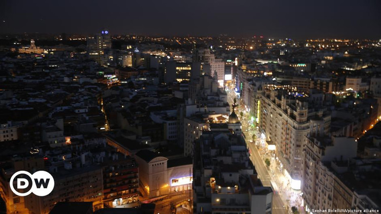 Muon chieu tiet kiem dien cua cac nuoc tren the gioi-Hinh-5