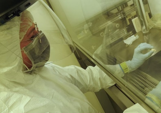 Phat hien bat ngo co gai trong “hang dong cua loai nguoi khac”-Hinh-4