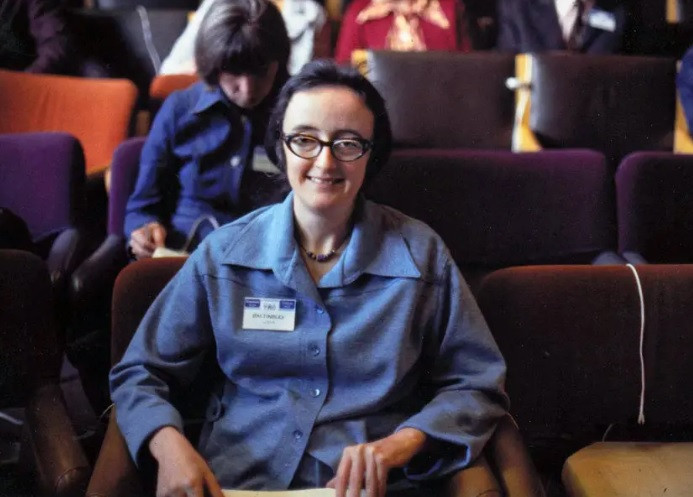 Nu Giao su khien nhan loai thay doi nhan thuc ve vu tru-Hinh-2