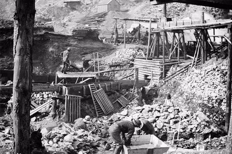 Bí mật ít biết “cơn sốt vàng” lớn nhất lịch sử thế kỷ 19 - Hình 6 Bi mat it biet “con sot vang” lon nhat lich su the ky 19-Hinh-6