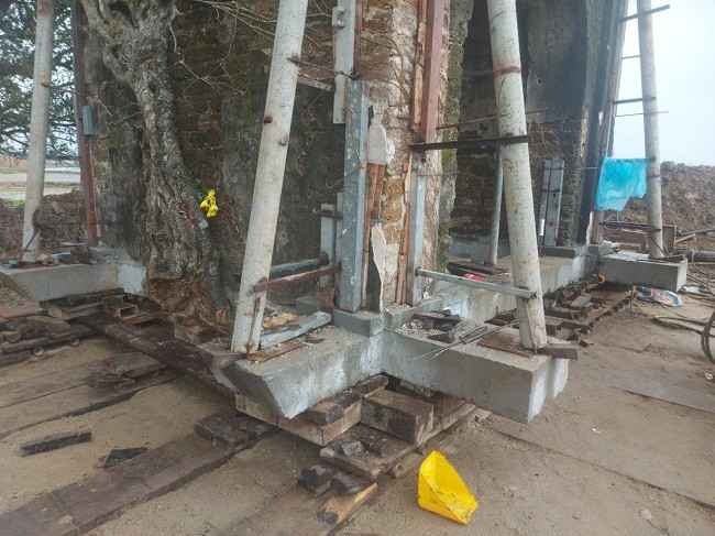 Toan canh “Than den” di doi cong den hon 200 tuoi o Ha Tinh-Hinh-2