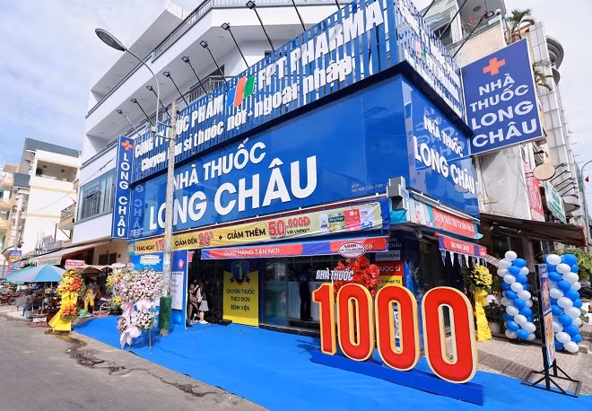 Ban thuoc thang hoa, chuoi nha thuoc Long Chau lam an the nao?