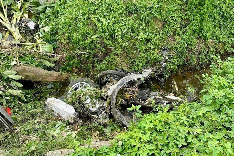 Hải Dương: 2 vụ TNGT nghiêm trọng, 4 người tử vong - Hình 2 Hai Duong: 2 vu TNGT nghiem trong, 4 nguoi tu vong-Hinh-2