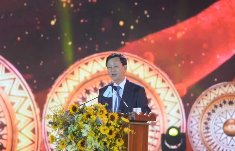 Thuong truc Ban Bi thu du le ky niem 110 nam thanh lap tinh Kon Tum-Hinh-6