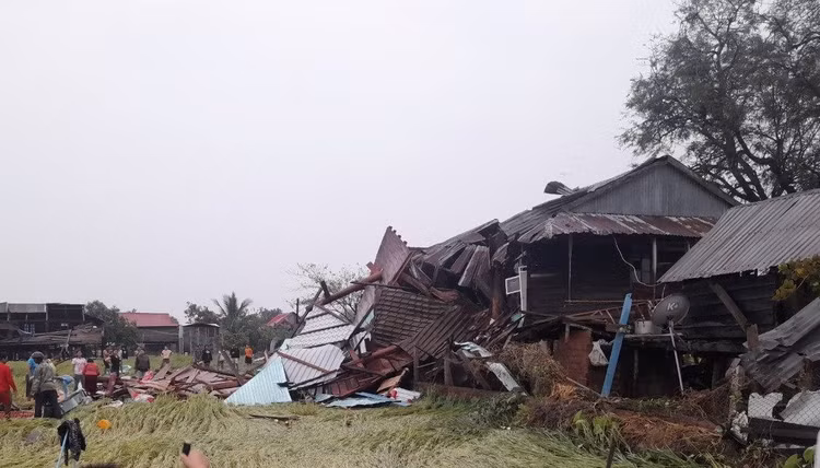 Gia Lai: Gio loc khien hon 100 ngoi nha toc mai, nhieu nguoi bi thuong