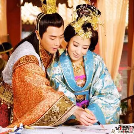 Hoang de nao noi tieng chung tinh, hau cung chi co mot nguoi?-Hinh-2