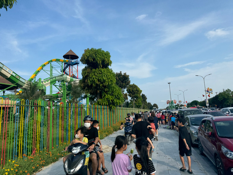 Bien Cua Lo hut khach dip le-Hinh-9