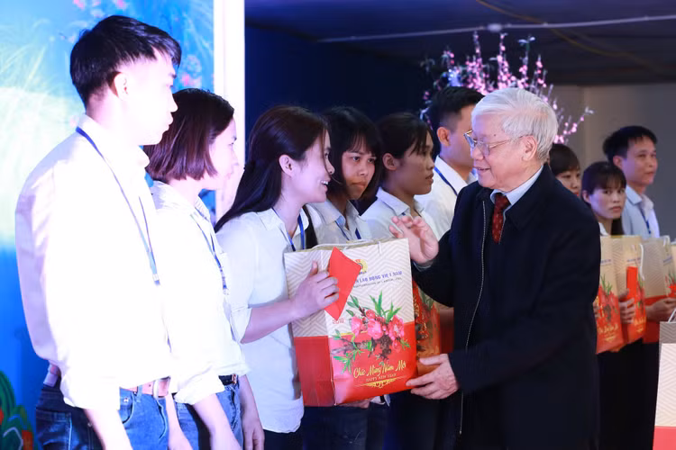 Mot so hinh anh noi bat cua Dong chi Tong Bi thu Nguyen Phu Trong-Hinh-3