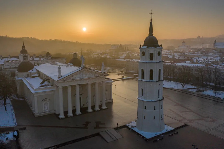 Can canh bo le phuc hoang gia the ky 16 vua duoc tim thay-Hinh-9