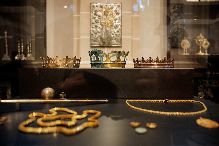 Can canh bo le phuc hoang gia the ky 16 vua duoc tim thay-Hinh-4