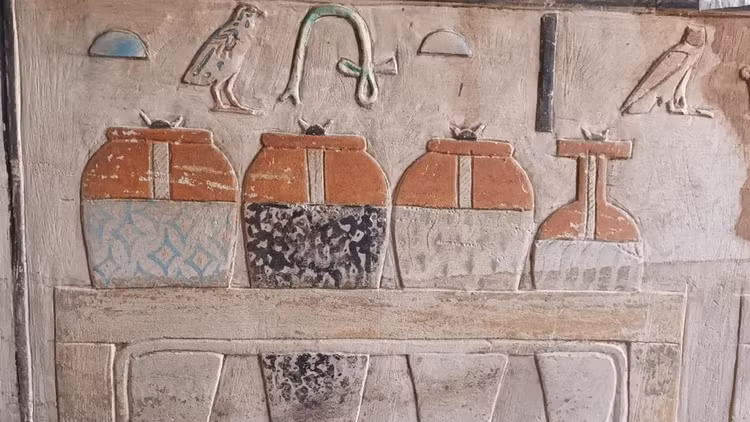 Mo mo co Ai Cap 4.100 tuoi, soc nang lai lich chu nhan-Hinh-3