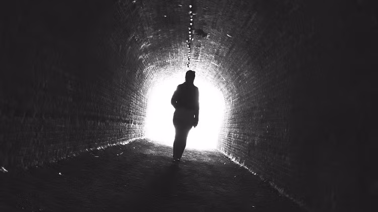 Chuyen gia tranh cai 'nay lua' ve trai nghiem can tu-Hinh-8