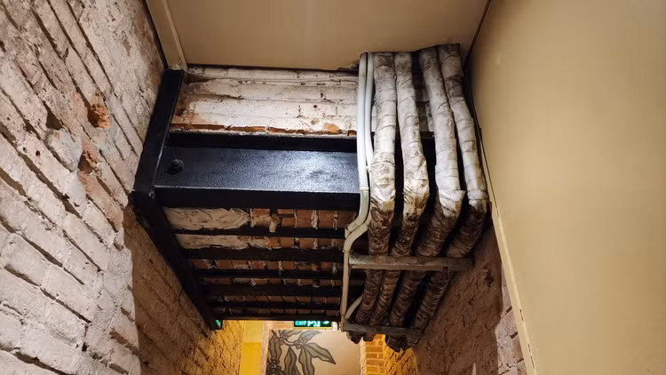 Nha hat Lon Ha Noi bi xam hai: Cham dut hoat dong cua Highlands Coffee-Hinh-2