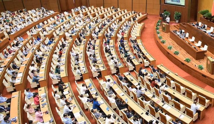 Chieu 2/5, Quoc hoi hop bat thuong, xem xet cong tac nhan su