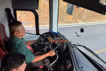 Nâng cao an toàn xe khách giường nằm qua khảo sát và quy chuẩn mới