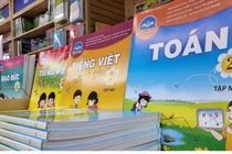 Giao Chính phủ quy định lộ trình miễn phí sách giáo khoa