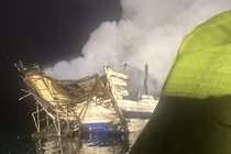 Cháy tàu Signature Royal QN-7269... Công ty CP Du lịch quốc tế Kỳ quan Hạ Long chịu trách nhiệm sao? 