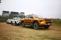 Xôn xao 'lách luật' bằng hoán cải xe bán tải