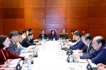 Đoàn đại biểu Đảng bộ Mặt trận Tổ quốc, các đoàn thể Trung ương thảo luận các văn kiện Đại hội tại Đoàn.