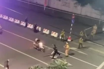 Hai đối tượng lao xe vào Đại úy Cảnh sát cơ động- dấu hiệu coi thường pháp luật