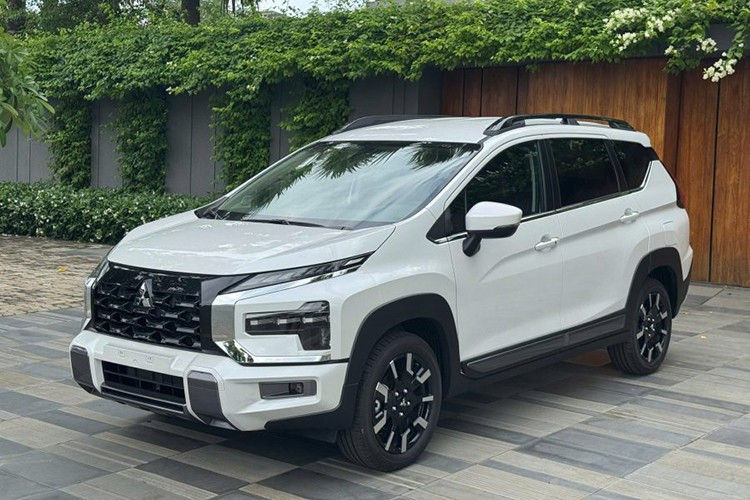 A Mitsubishi Xpander vezet, az Xforce felfelé halad, a Destinator indulására várva. 2-2071.jpg