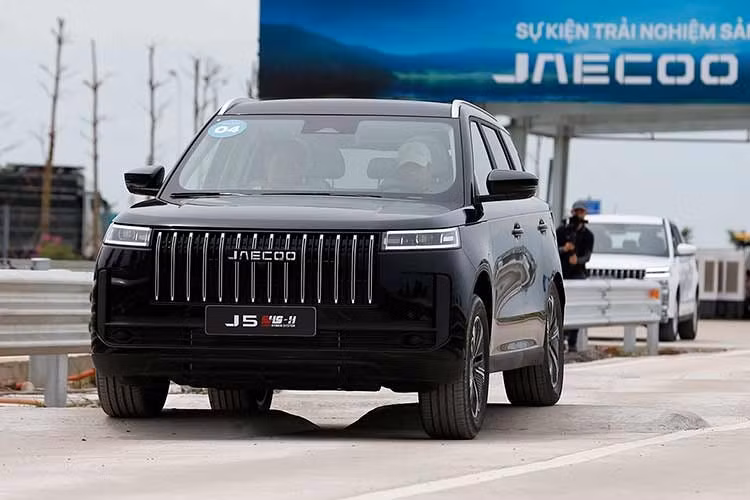 تم تصميم هاتف Jaecoo J5 مع التركيز على المستخدمين الذين يحبون نمط الحياة في الهواء الطلق ويسافرون بشكل متكرر مع العائلة أو الحيوانات الأليفة. 3-2125.jpg