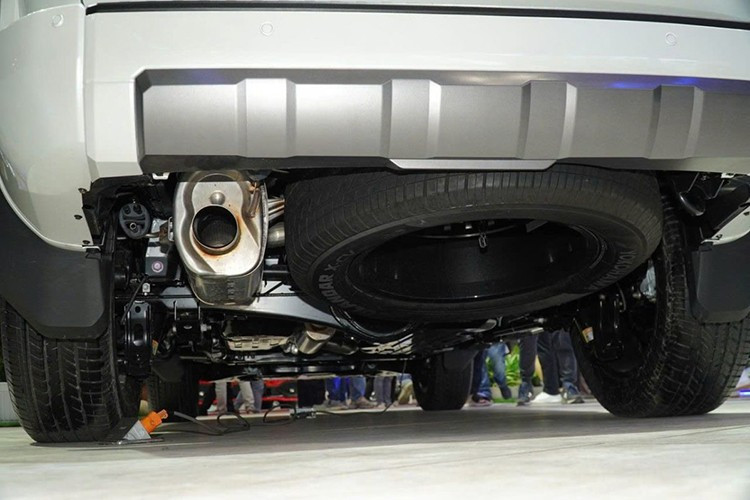 Toyota Land Cruiser Prado LC250 ប្រើម៉ាស៊ីនសាំង 2.4L turbocharged ផ្តល់កម្លាំងអតិបរមា 267 សេះ និងកម្លាំងបង្វិល 430 Nm ។ 5.jpg