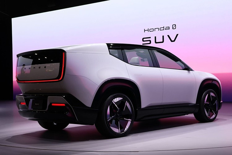 Kenderaan elektrik Honda ketiga ini dijangka membantu mengembangkan kebolehcapaian Siri 0 kepada pelanggan arus perdana. Walaupun spesifikasinya belum diumumkan, SUV baharu itu berkemungkinan akan berkongsi platform elektrik khusus. 2.jpg